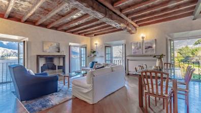 Domus Elena Lakeview